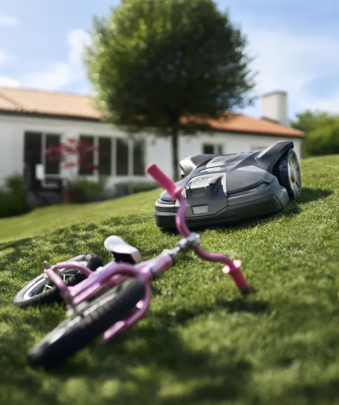 header-slingfri-robotgrasklippare-desktop